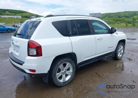 2016 Jeep Compass Sport z USA, uszkodzony, nr VIN 1C4NJDBB0GD523921